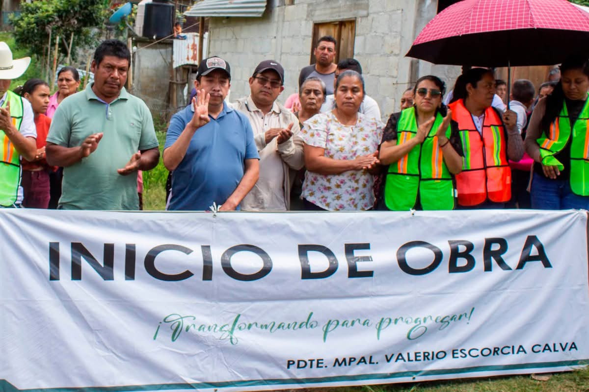 Damos un paso firme hacia el desarrollo de Cueyatla. Con gran entusiasmo iniciamos la construcción de la Calle Hidalgo Sur